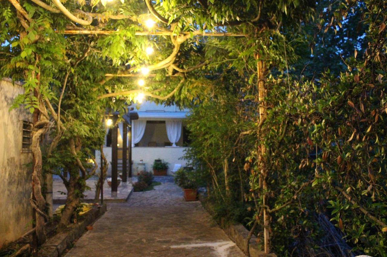 B&Bcasamali Selva Di Fasano Exterior photo
